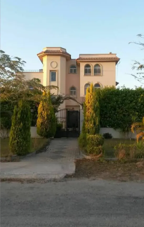 Villa for sale in Golf Solimania in New Sphinx of 420 m² with 5 bedrooms