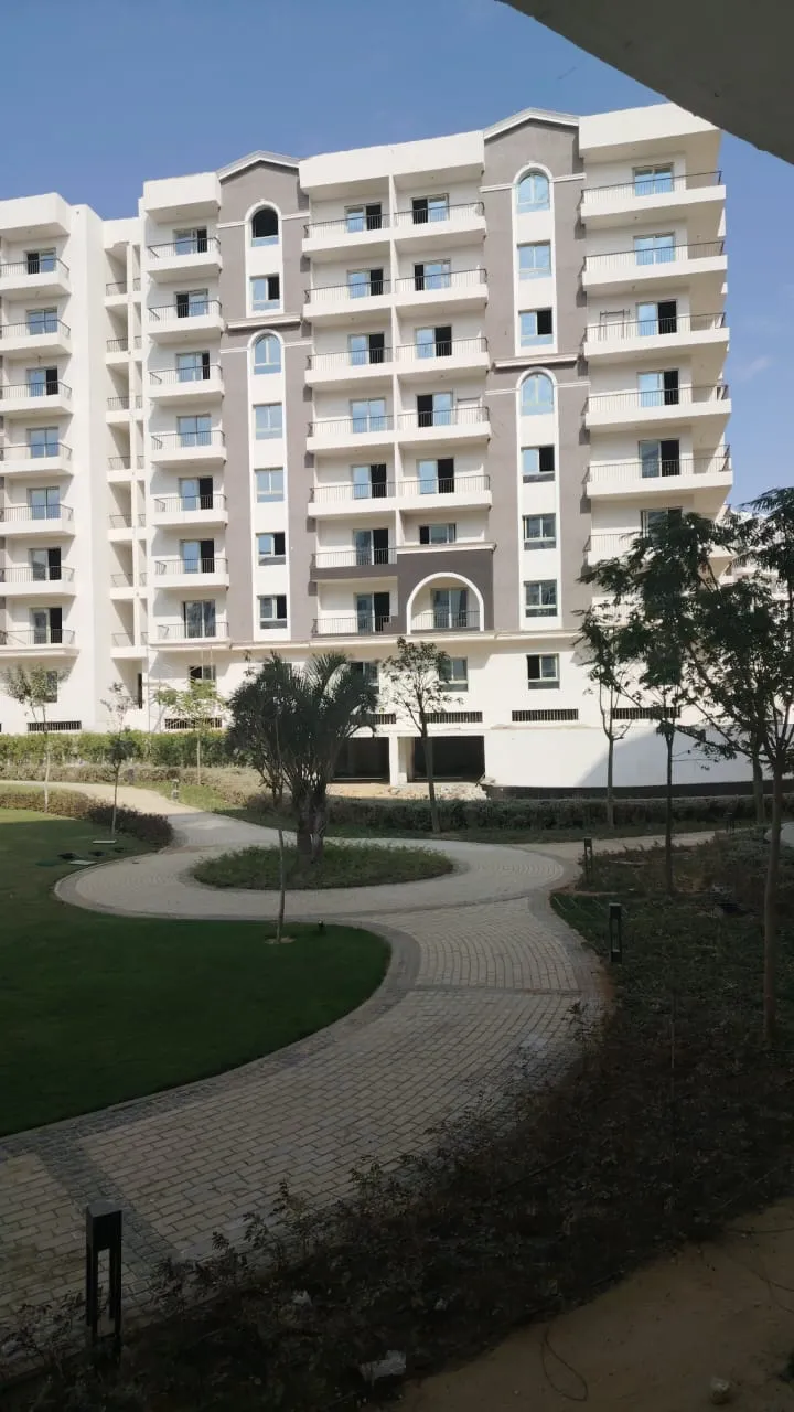 Apartment for sale in Catalan in New Capital City of 184 m² with 3 bedrooms