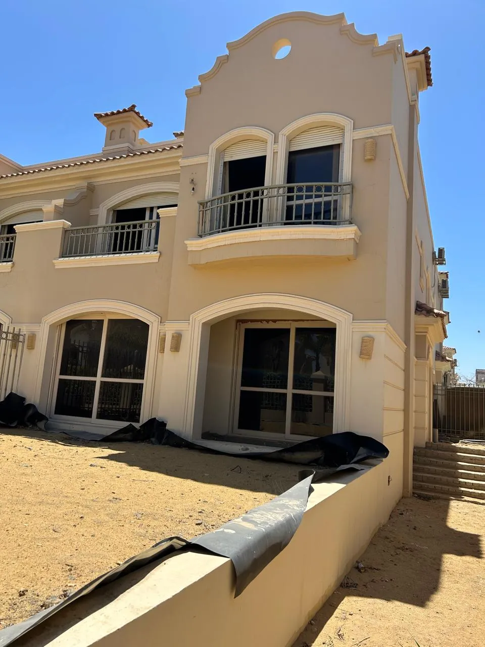 Townhouse for sale in El Patio 5 East in El Shorouk of 202 m² with 3 bedrooms