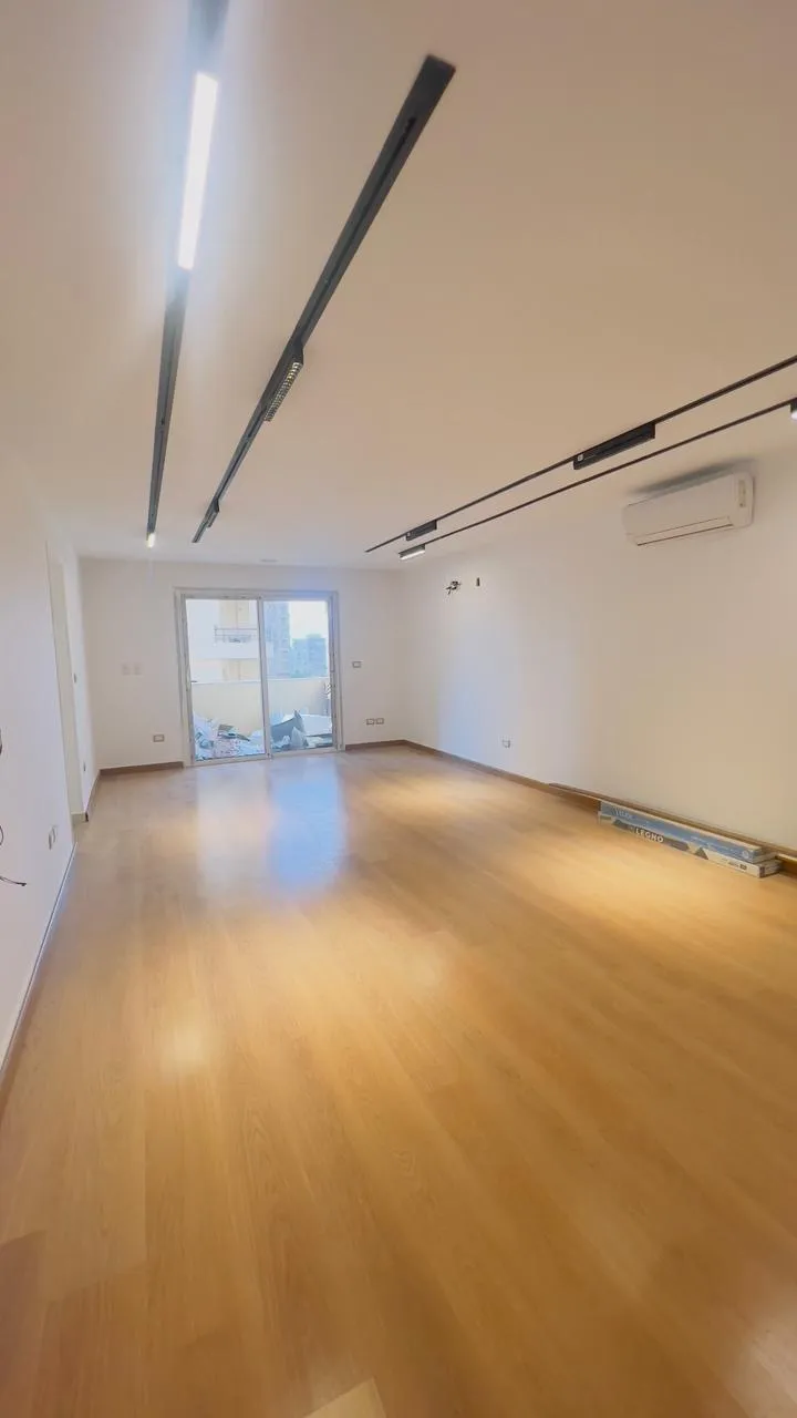  for sale in The Square in  of 0 m² with 0 bedrooms