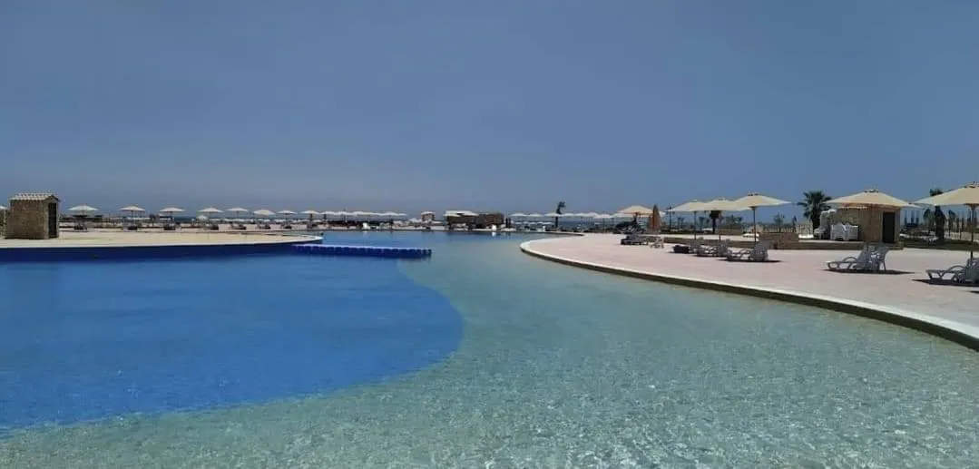 Chalet for sale in Cape Bay Blumar Lasirena in Ain Sokhna of 80 m² with 3 bedrooms