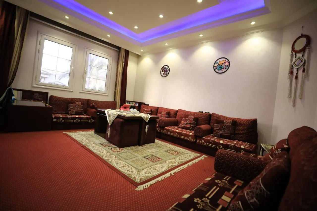 Villa for sale in Royal City in El Sheikh Zayed of 530 m² with 6 bedrooms