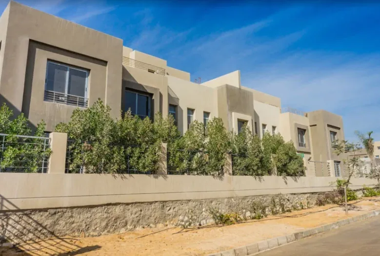 Townhouse for sale in Palm Parks in 6th of October City of 356 m² with 4 bedrooms