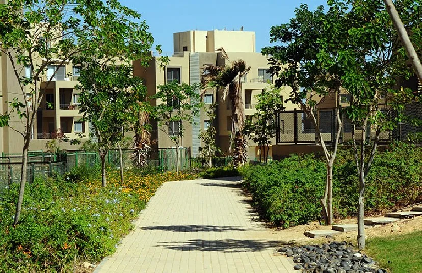 Townhouse for sale in Palm Parks in 6th of October City of 356 m² with 4 bedrooms
