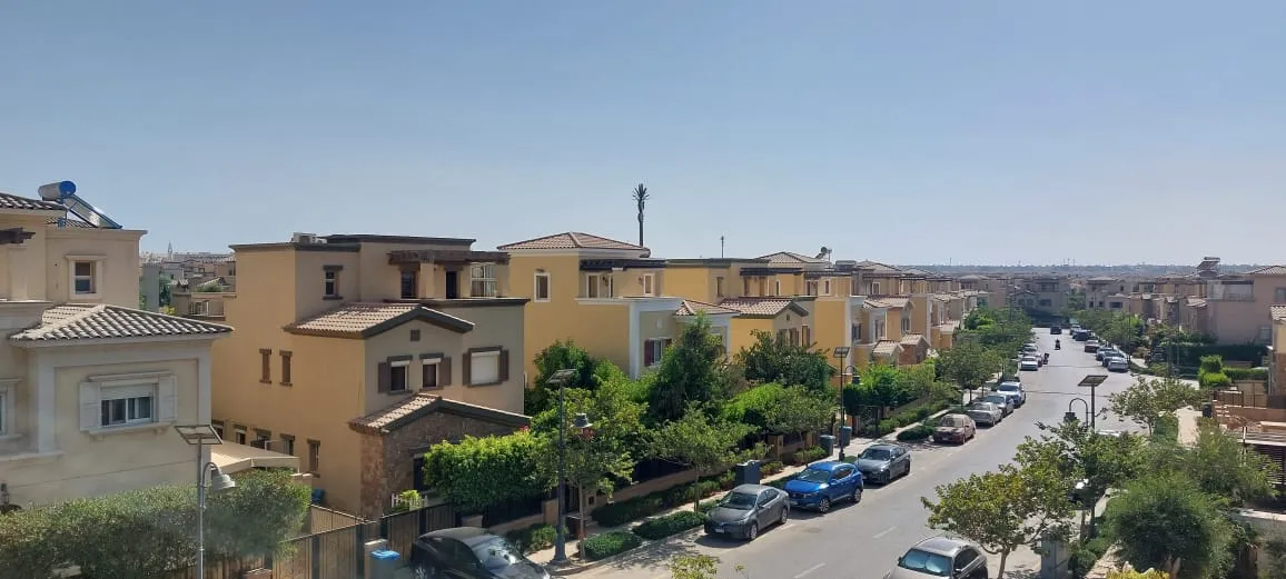 Villa for sale in Mivida in New Cairo of 356 m² with 4 bedrooms