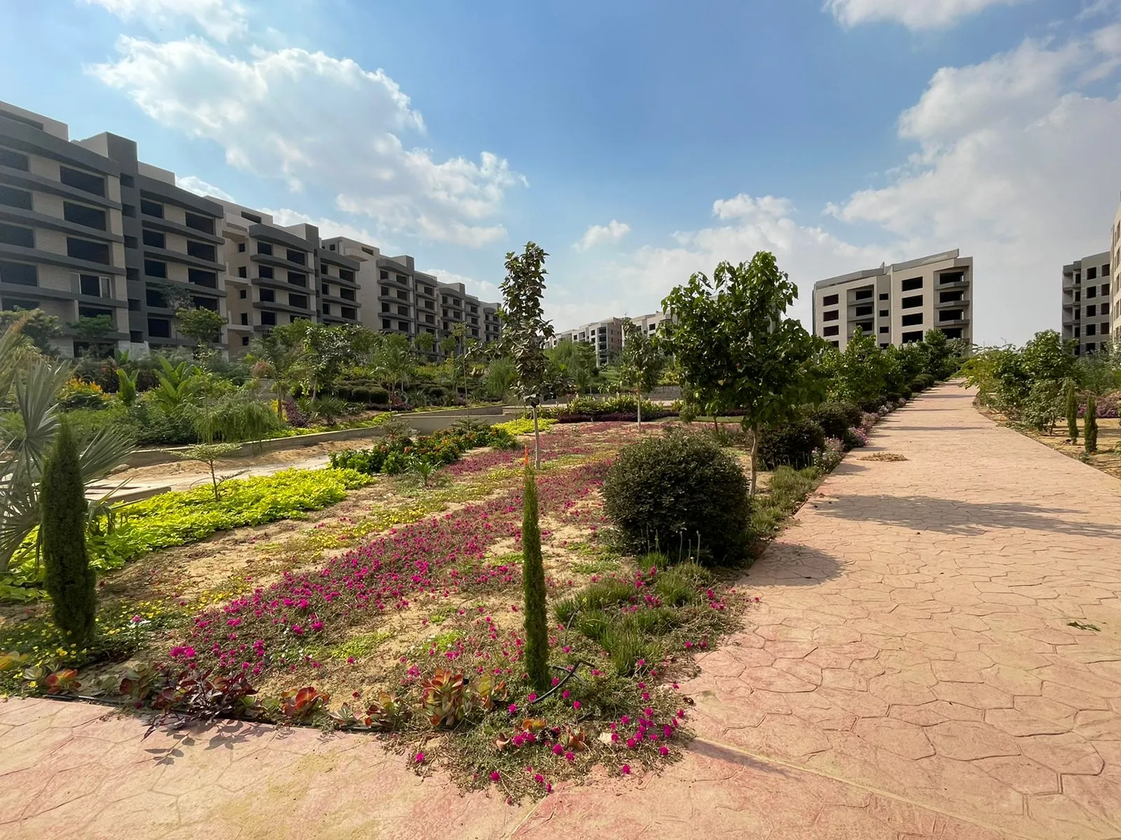 Apartment for sale in Lake view Residence 2 in New Cairo of 143 m² with 2 bedrooms