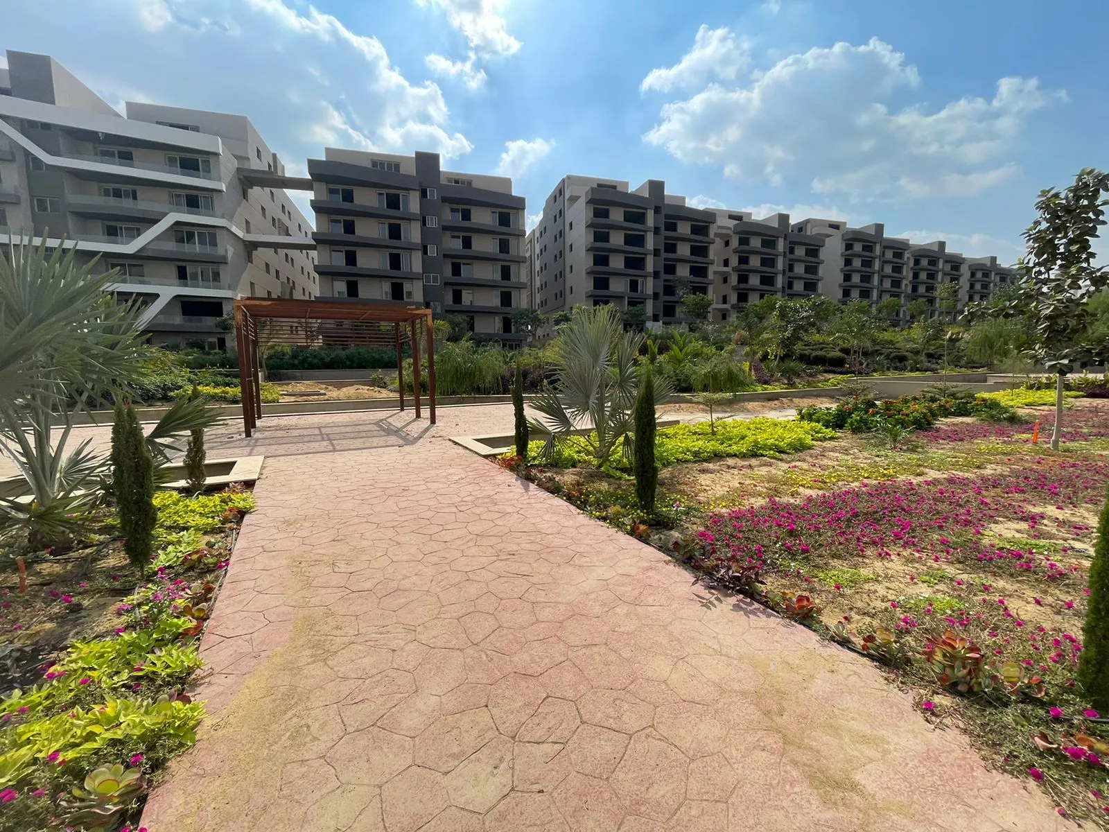 Apartment for sale in Lake view Residence 2 in New Cairo of 143 m² with 2 bedrooms