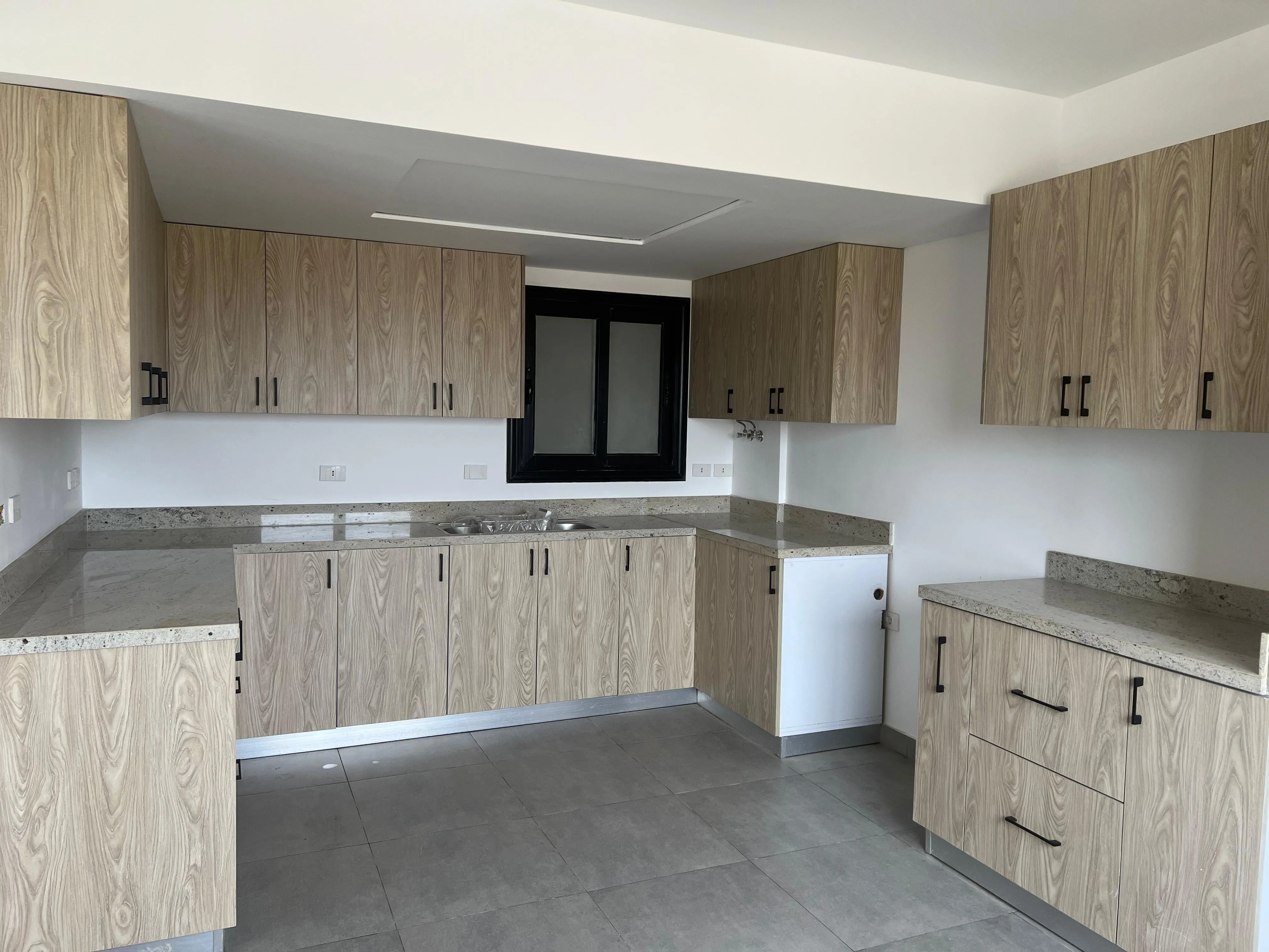 Apartment for sale in Badya in October Gardens of 177 m² with 3 bedrooms