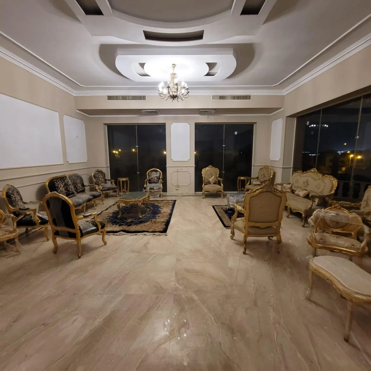 Villa for sale in Royal City in El Sheikh Zayed of 1400 m² with 12 bedrooms