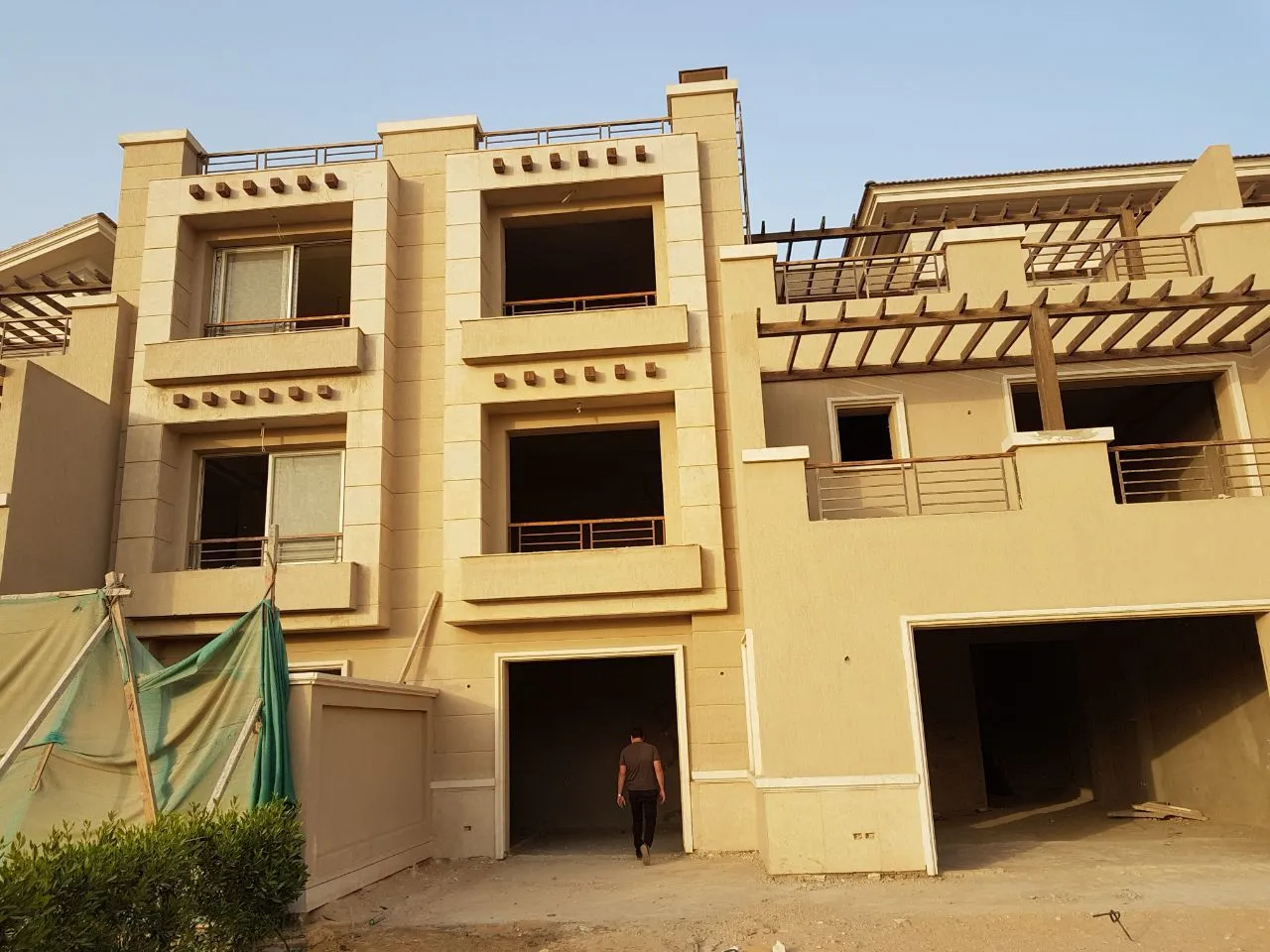 Townhouse for sale in New Giza in 6th of October City of 628 m² with 5 bedrooms