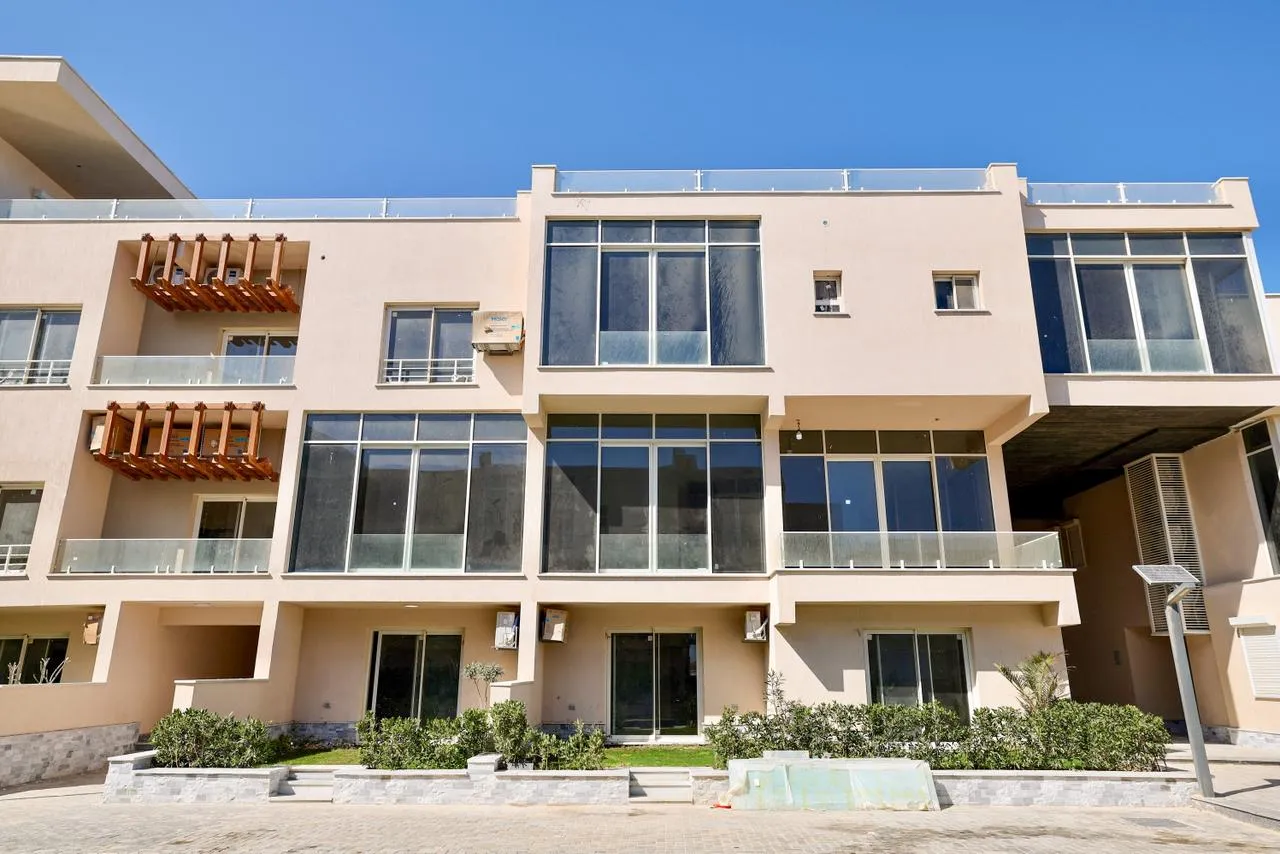 Chalet for sale in Direction White in Ras El Hekma of 106 m² with 2 bedrooms