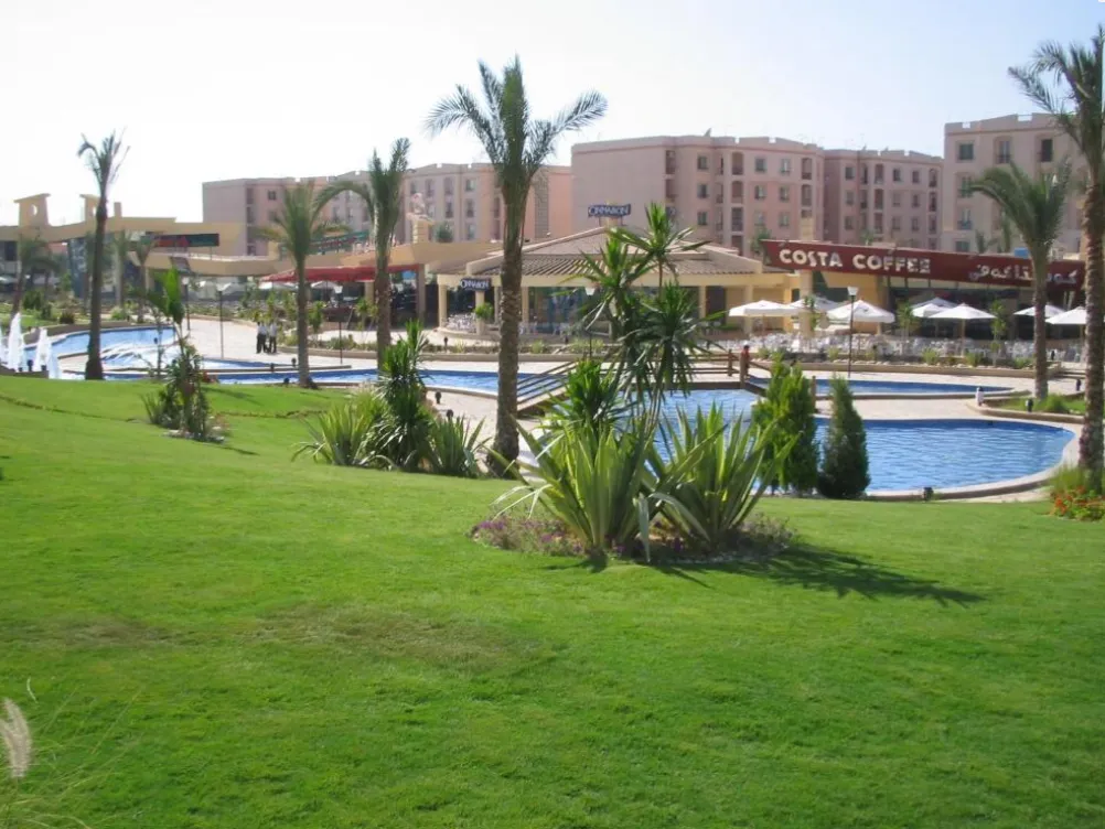 Villa for sale in El Rehab in New Cairo of 270 m² with 3 bedrooms
