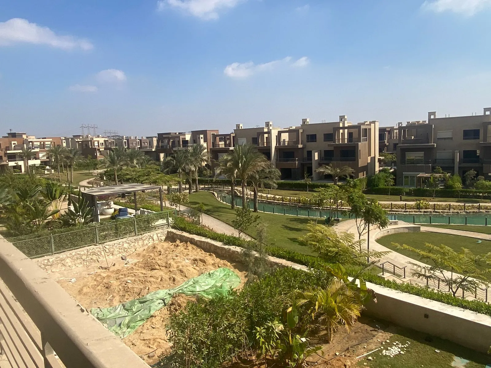 Townhouse for sale in New Giza in 6th of October City of 375 m² with 4 bedrooms