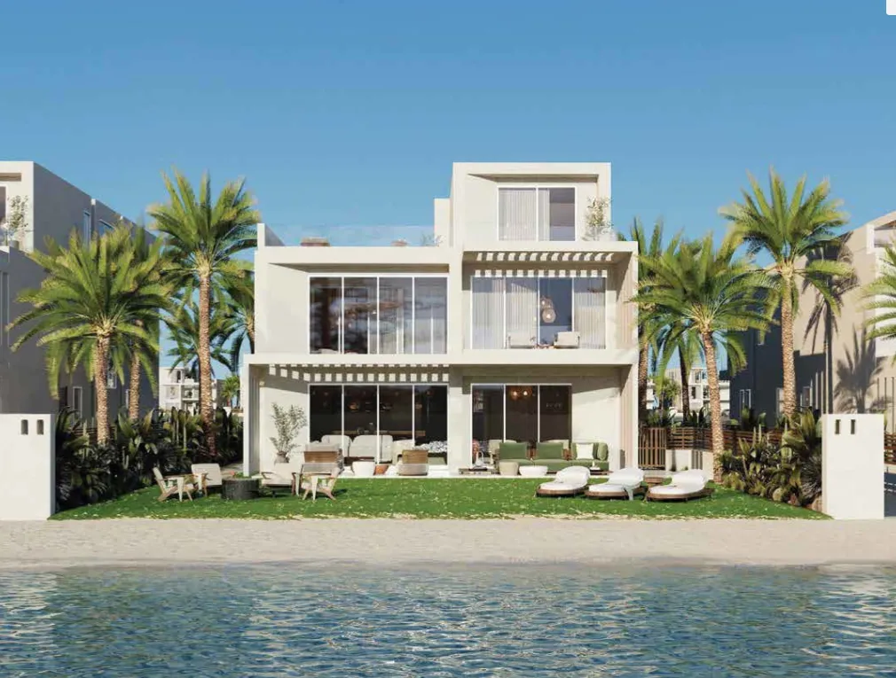 Villa for sale in Mar Bay - Ras El Hekma in Ras El Hekma of 275 m² with 5 bedrooms