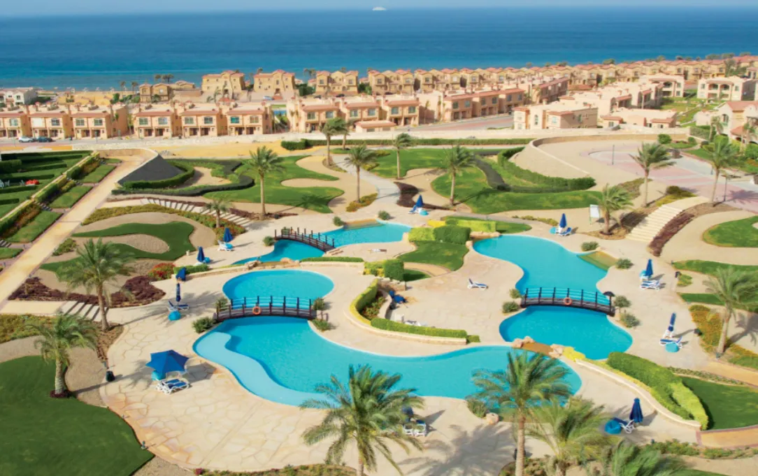 Chalet for sale in La Vista Topaz in Ain Sokhna of 190 m² with 4 bedrooms