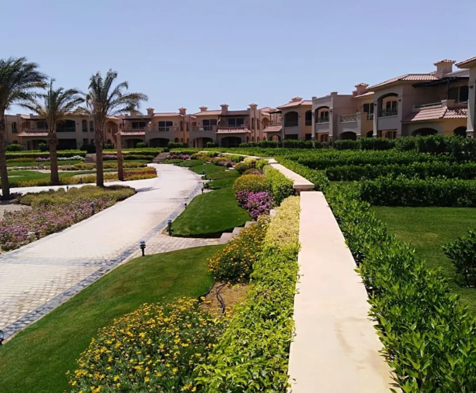 Chalet for sale in La Vista Topaz in Ain Sokhna of 190 m² with 4 bedrooms