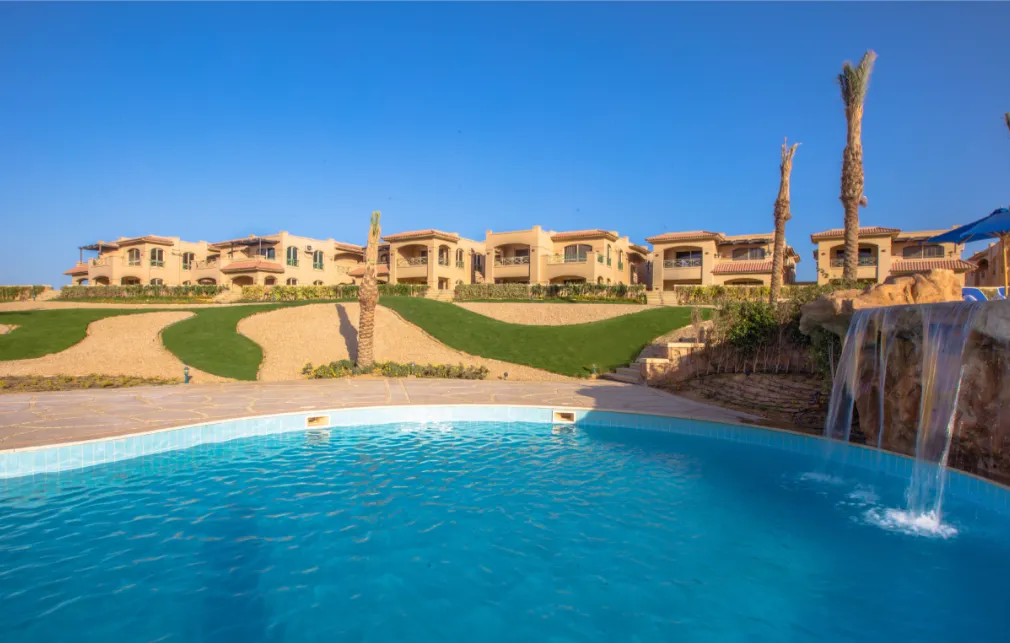 Chalet for sale in La Vista Topaz in Ain Sokhna of 190 m² with 4 bedrooms