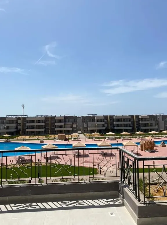Chalet for sale in Cape Bay Blumar Lasirena in Ain Sokhna of 80 m² with 2 bedrooms