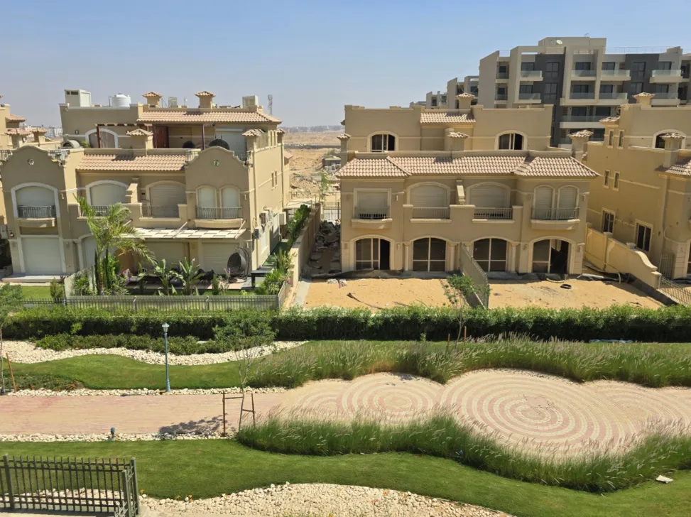 Twinhouse for sale in La Vista City in New Capital City of 280 m² with 3 bedrooms