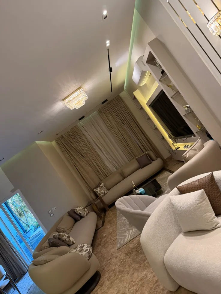 Townhouse for sale in Zayed Dunes in 6th of October City of 260 m² with 3 bedrooms