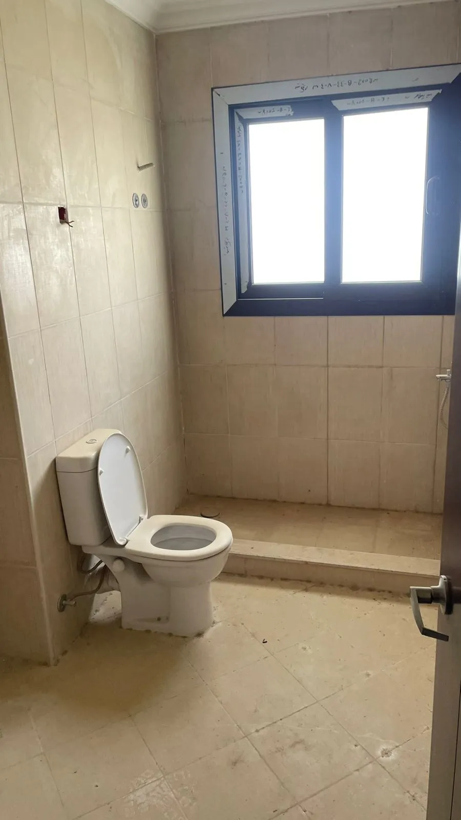 Townhouse for sale in Hyde Park in 6th settlement of 197 m² with 3 bedrooms