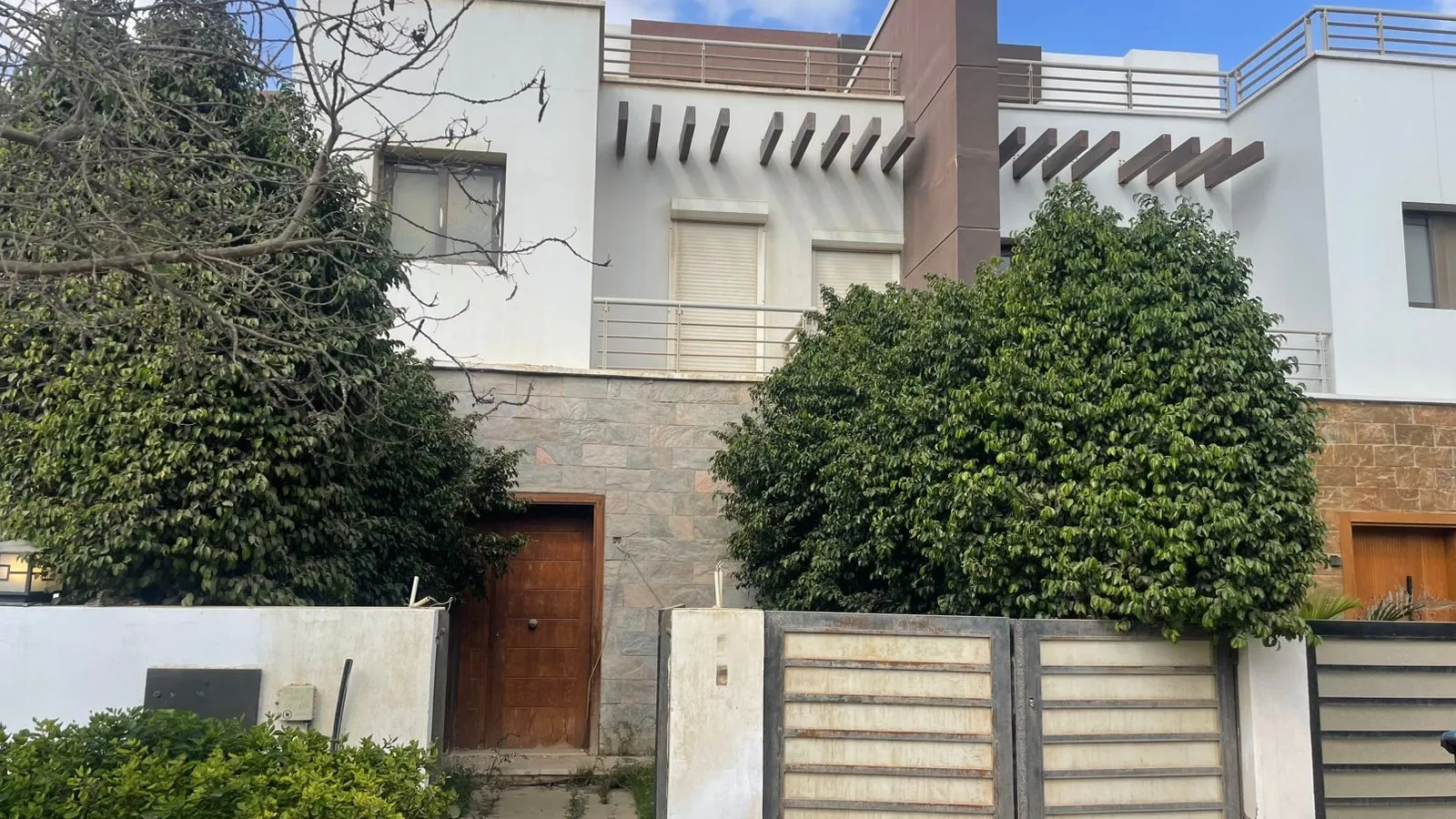 Townhouse for sale in Hyde Park in 6th settlement of 197 m² with 3 bedrooms