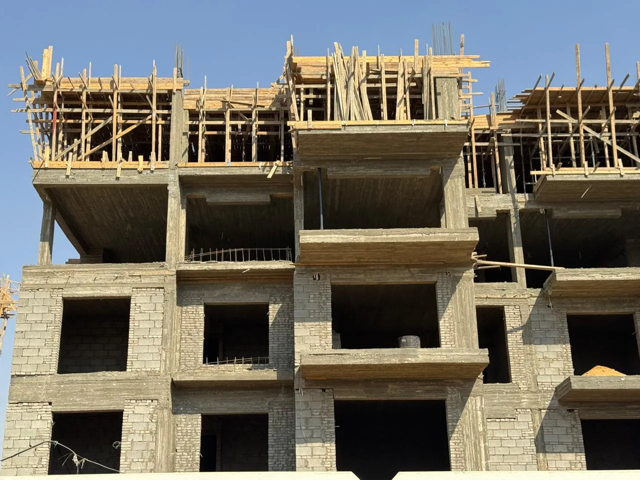 Apartment for sale in Hyde Park in New Cairo of 173 m² with 3 bedrooms