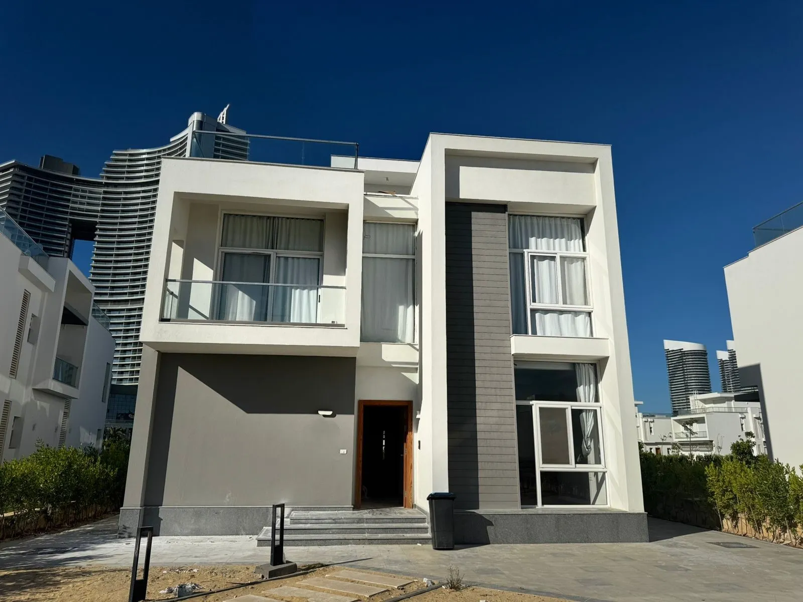 Villa for sale in Mazarine in Al Alamein of 500 m² with 5 bedrooms
