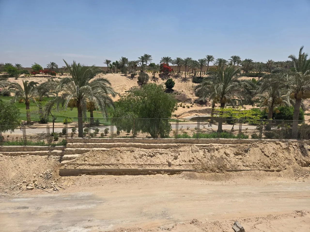 Villa for sale in New Giza in 6th of October City of 350 m² with 2 bedrooms
