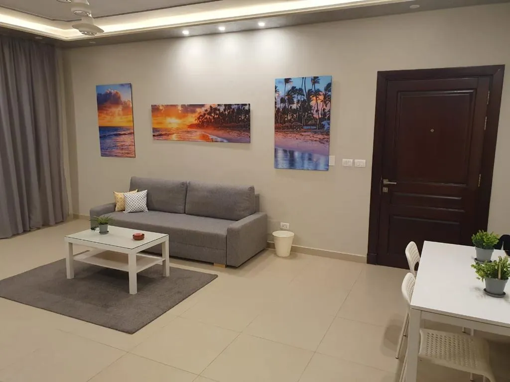 Apartment for sale in Hyde Park in 6th settlement of 82 m² with 1 bedrooms