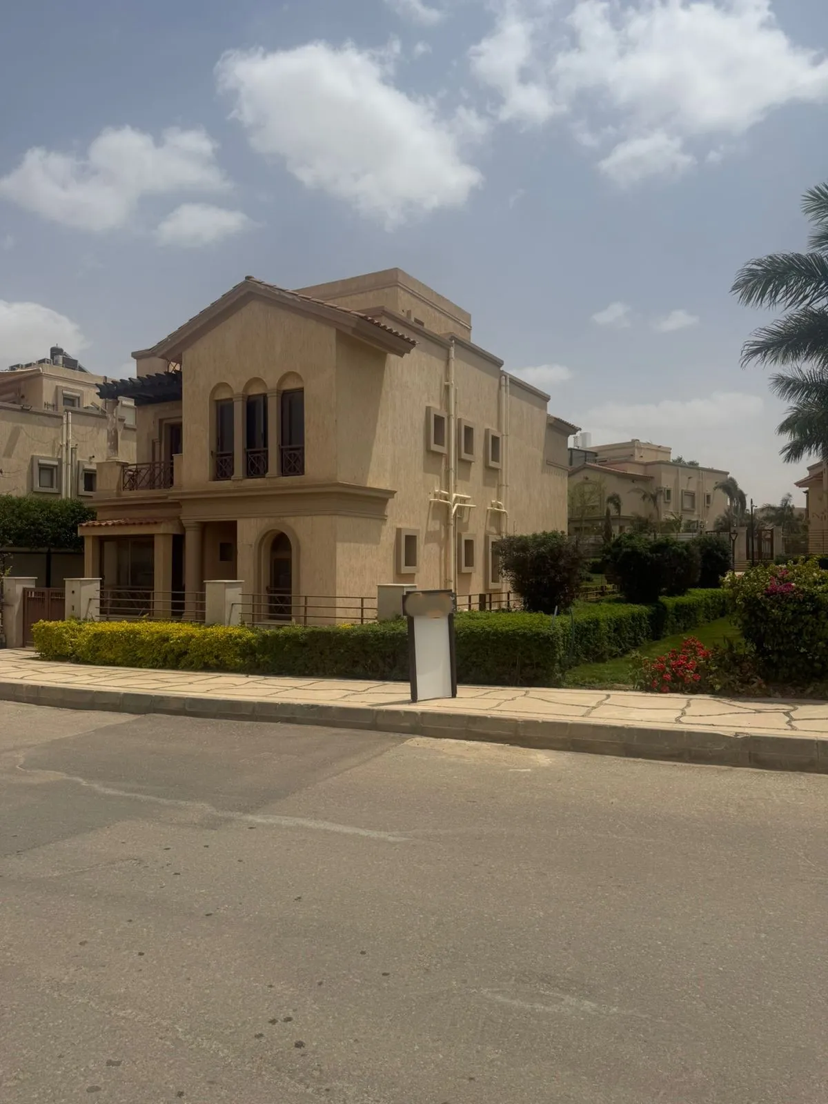 Villa for sale in Madinaty in Madinaty of 304 m² with 5 bedrooms