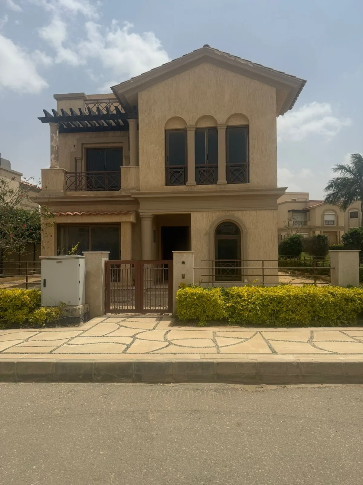 Villa for sale in Madinaty in Madinaty of 304 m² with 5 bedrooms