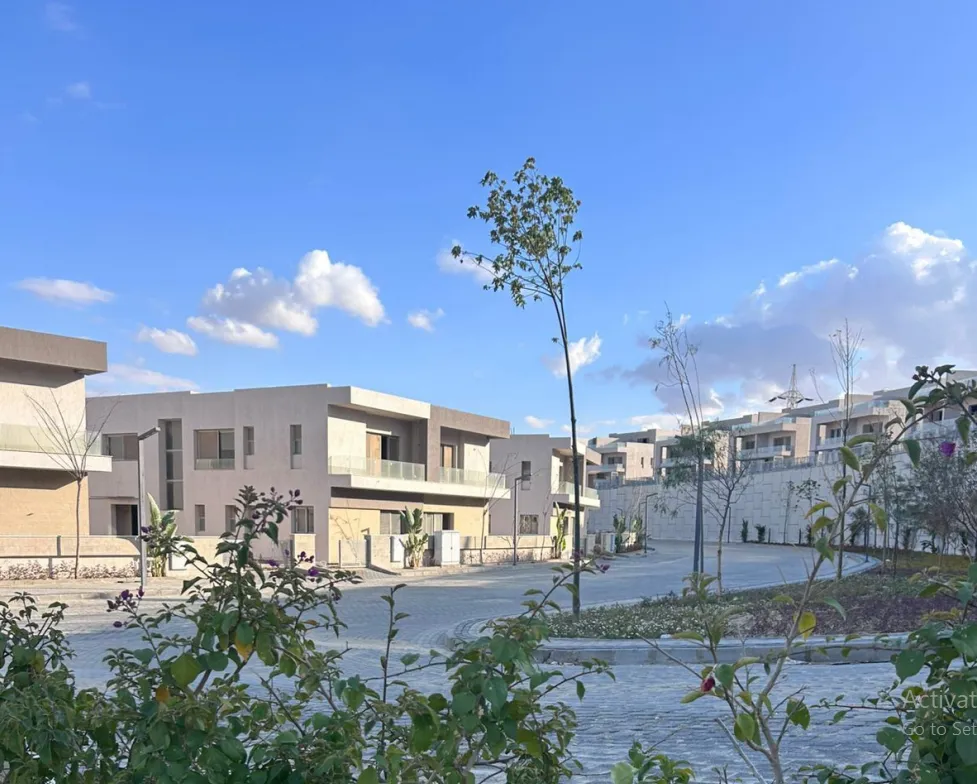 Townhouse for sale in Hadaba in 6th of October City of 242 m² with 3 bedrooms