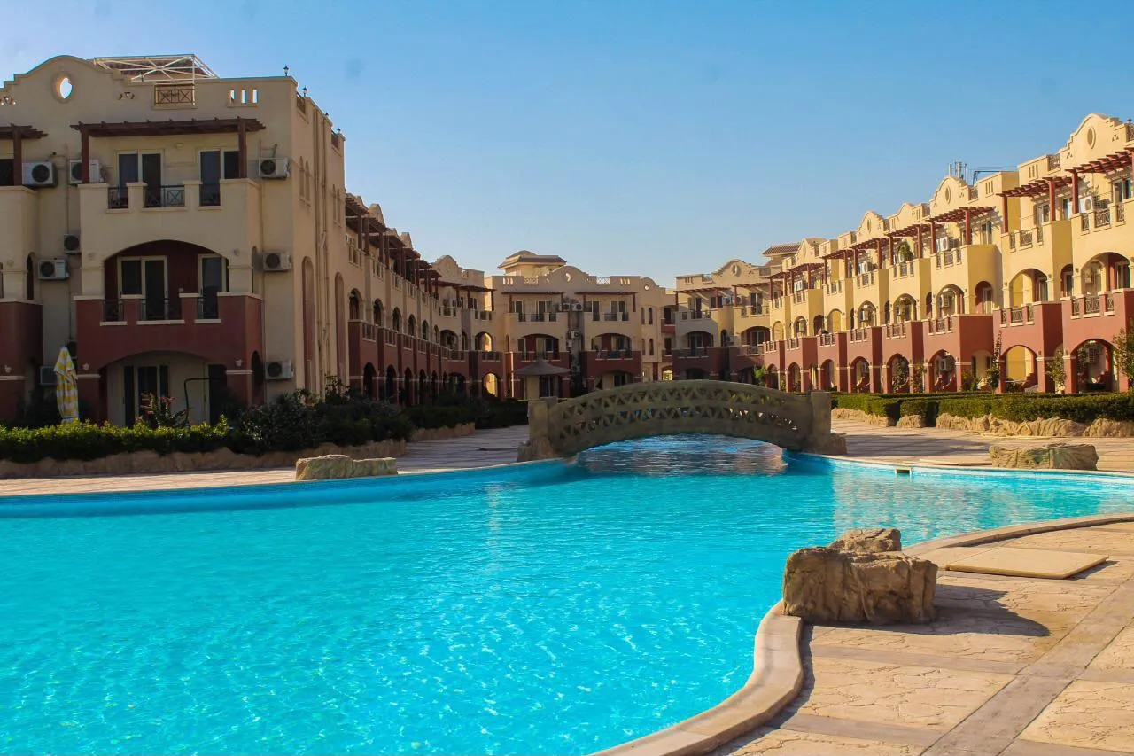 Apartment for sale in Lasirena Sokhna Resort in Ain Sokhna of 60 m² with 2 bedrooms