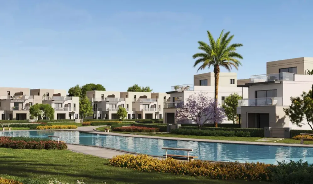 Townhouse for sale in Hyde Park Central in 6th settlement of 212 m² with 3 bedrooms