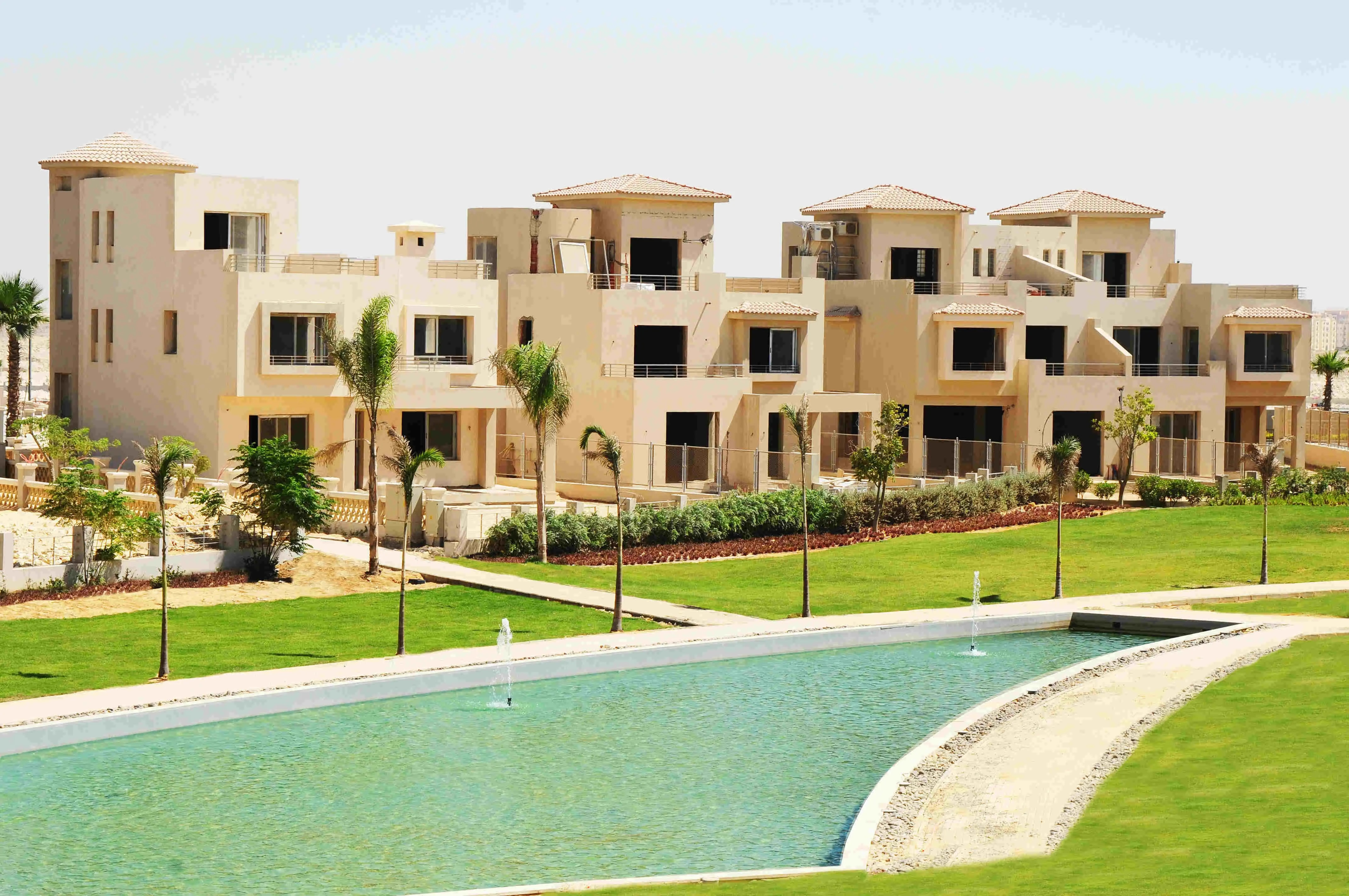 Townhouse for sale in Palm Hills Golf Extension in 6th of October City of 365 m² with 3 bedrooms