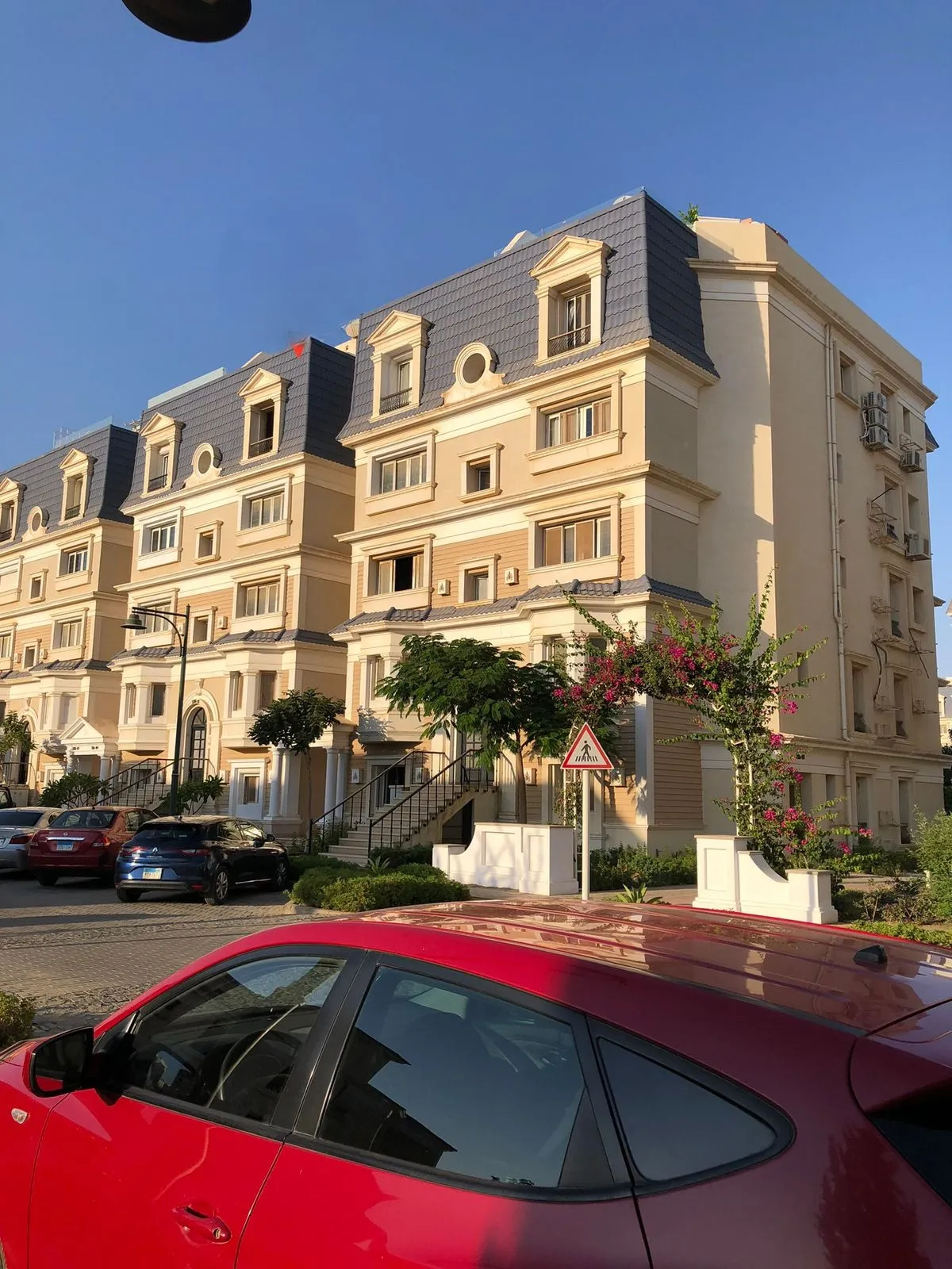 Penthouse for sale in Mountain View Hyde Park in New Cairo of 166 m² with 2 bedrooms
