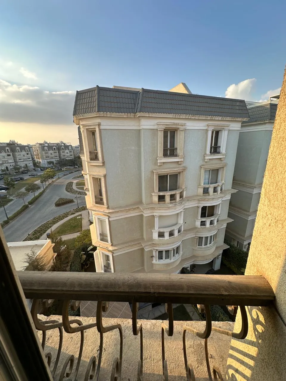 Duplex for sale in Mountain View Hyde Park in New Cairo of 305 m² with 4 bedrooms