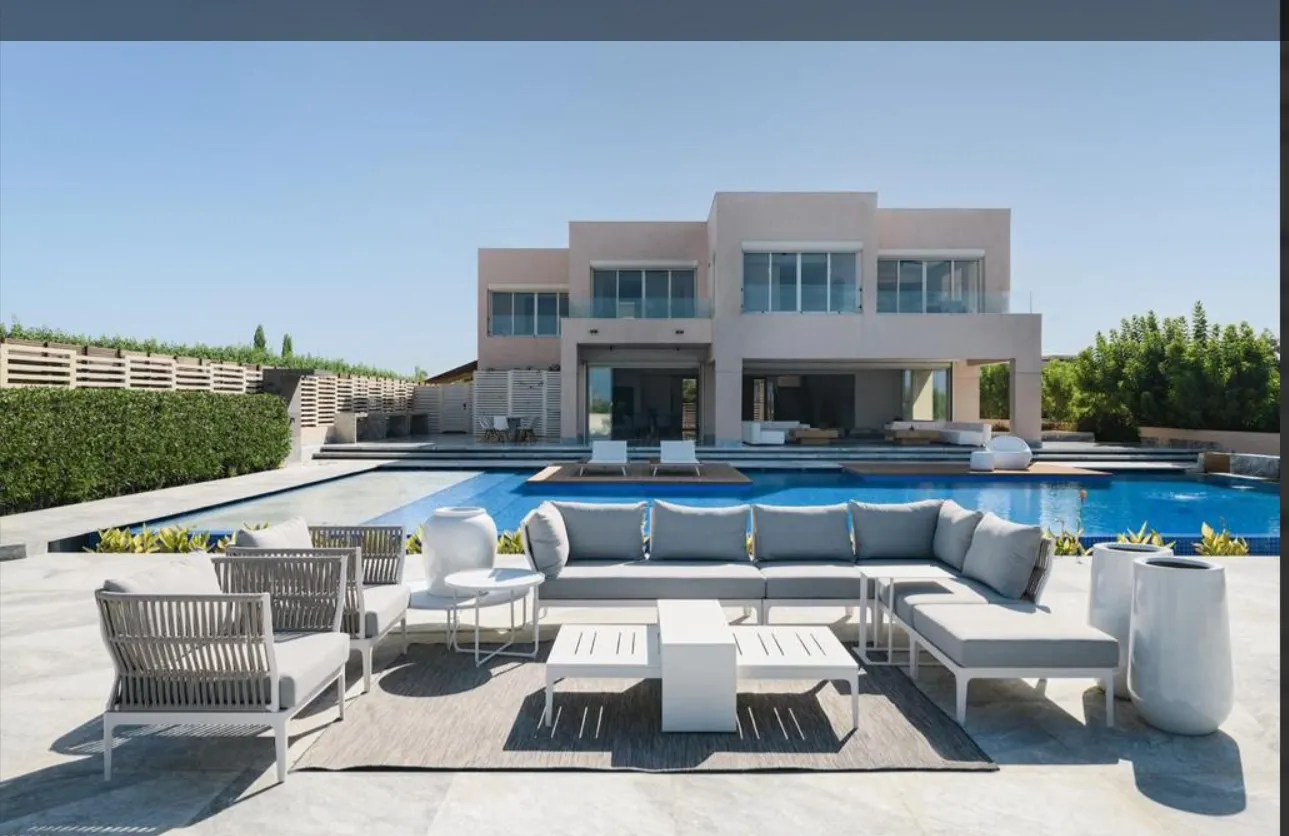 Villa for sale in Hacienda Bay in Sidi Abdel Rahman of 600 m² with 6 bedrooms