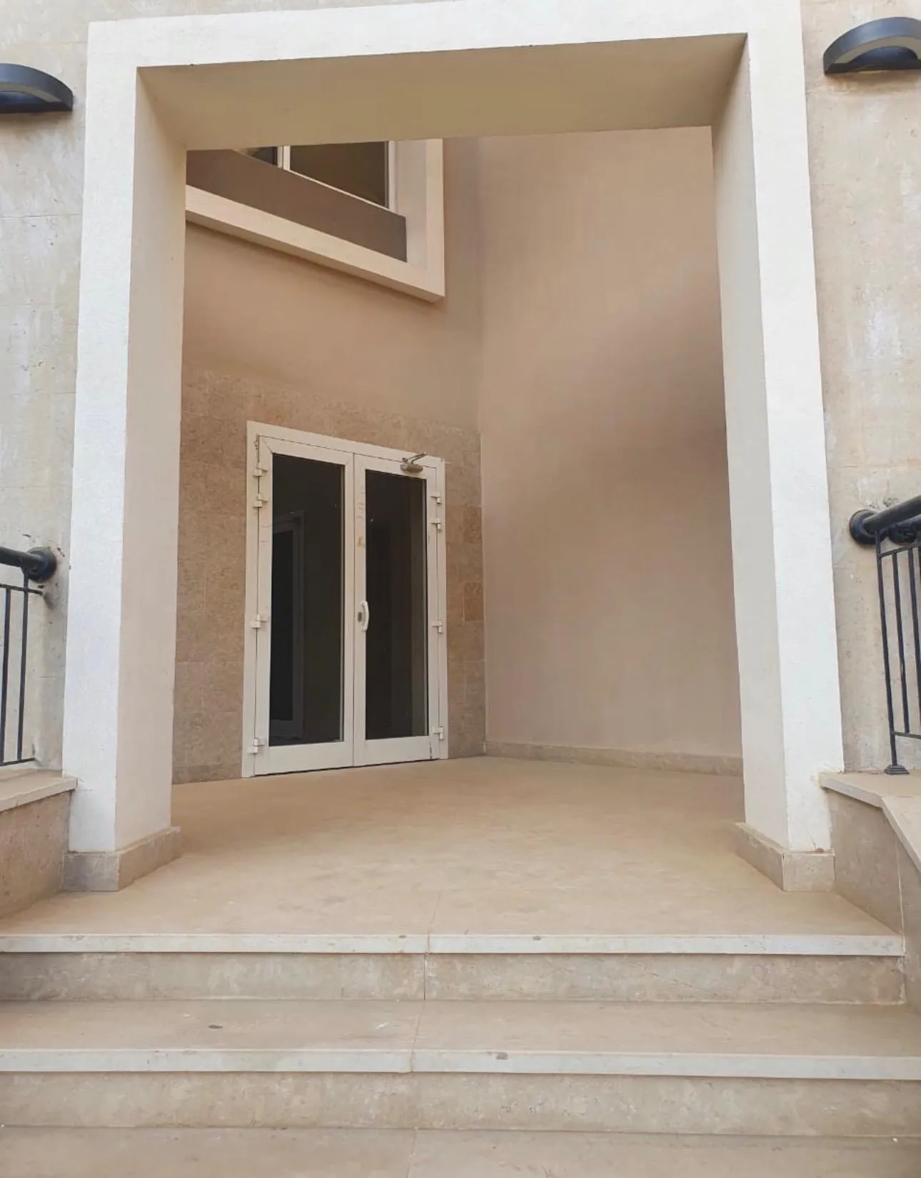 Apartment for sale in October Plaza in Northern Expansion of 253 m² with 3 bedrooms