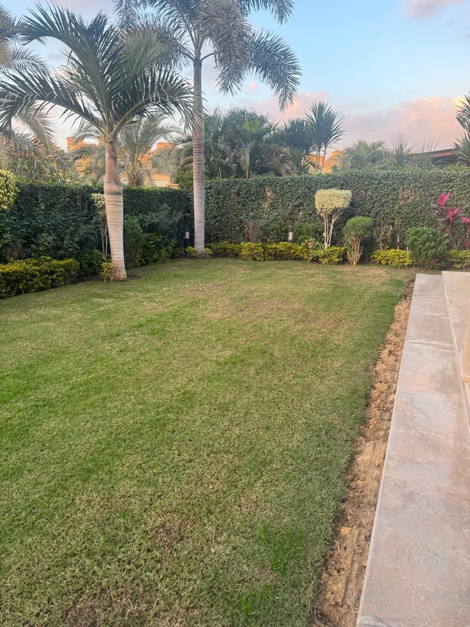 Villa for sale in Stone Park in New Cairo of 358 m² with 4 bedrooms