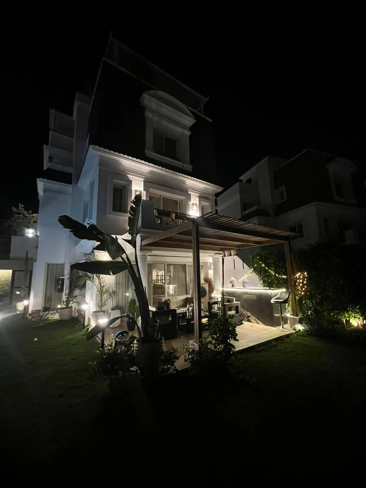 Villa for sale in Mountain View Chillout Park in Northern Expansion of 332 m² with 5 bedrooms
