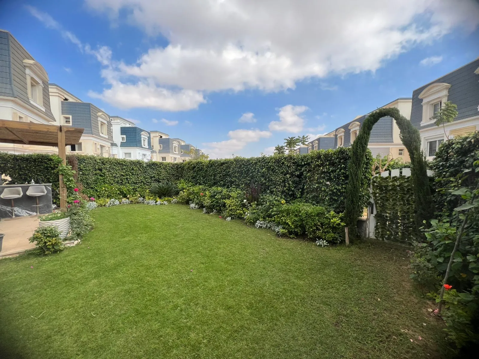 Villa for sale in Mountain View Chillout Park in Northern Expansion of 332 m² with 5 bedrooms