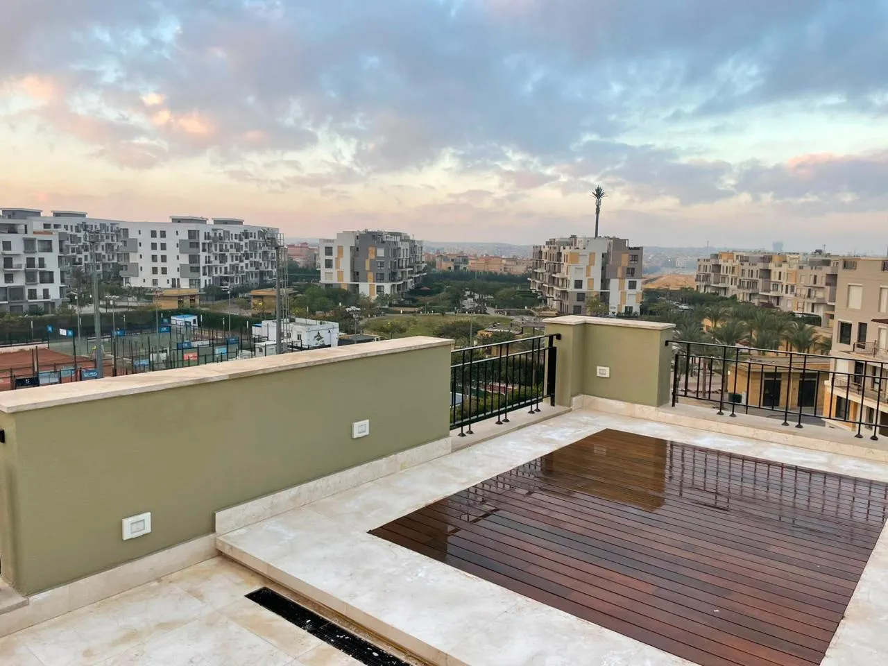 Duplex for sale in Eastown in New Cairo of 314 m² with 3 bedrooms
