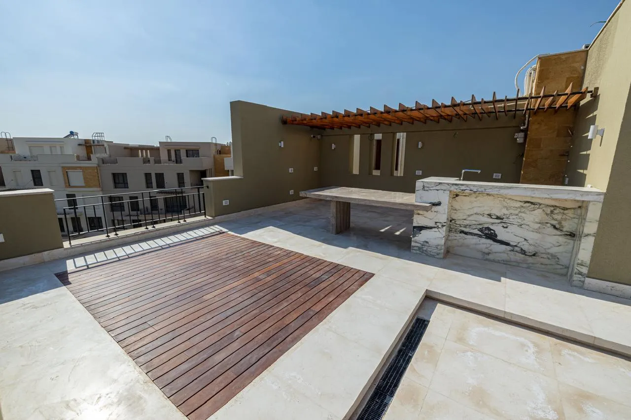 Duplex for sale in Eastown in New Cairo of 314 m² with 3 bedrooms