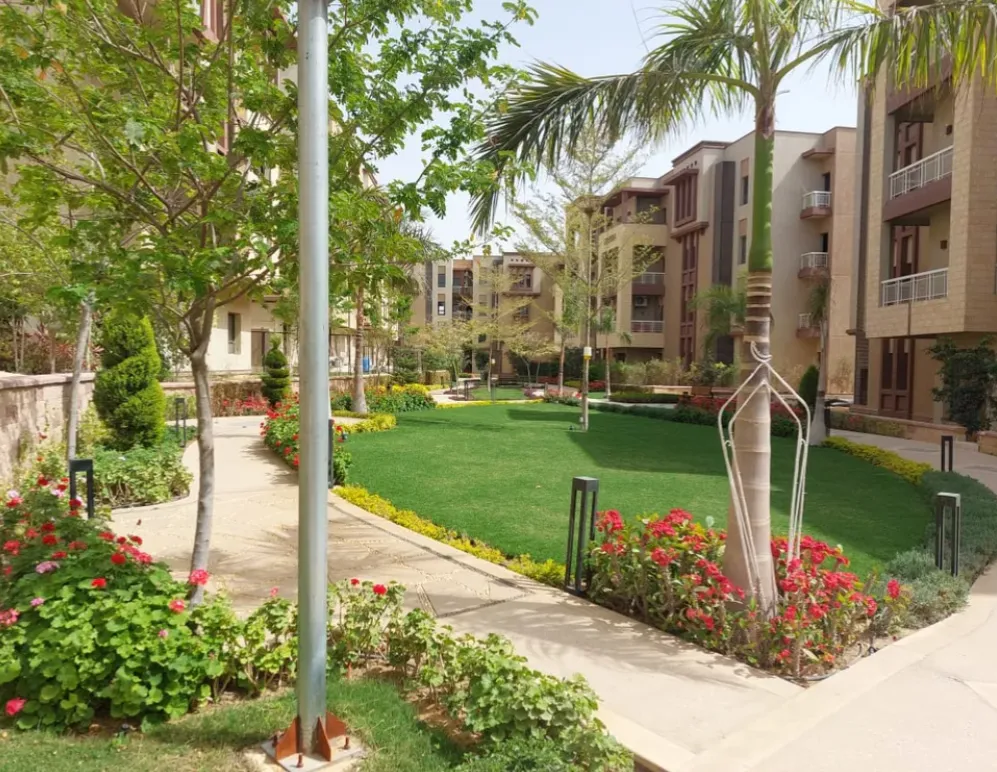 Penthouse for sale in Green 5 in 6th of October City of 296 m² with 4 bedrooms