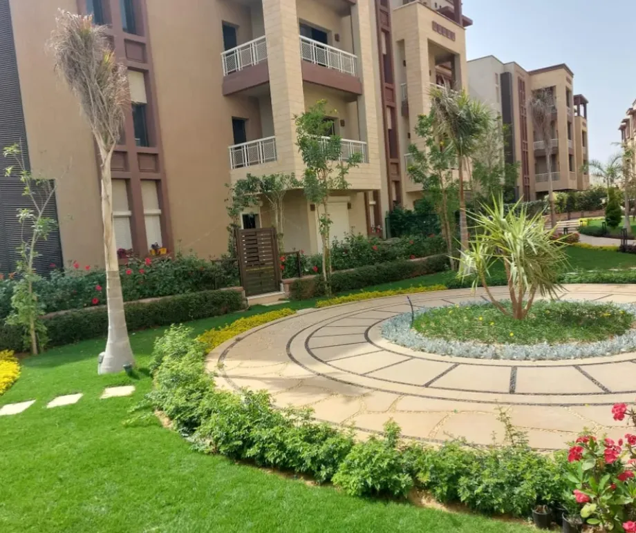 Penthouse for sale in Green 5 in 6th of October City of 296 m² with 4 bedrooms