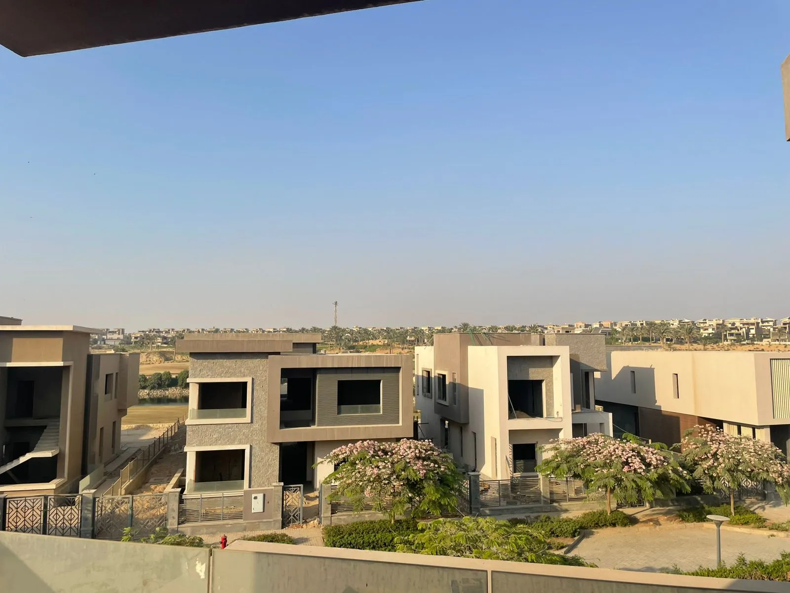 Villa for sale in New Giza in 6th of October City of 400 m² with 4 bedrooms