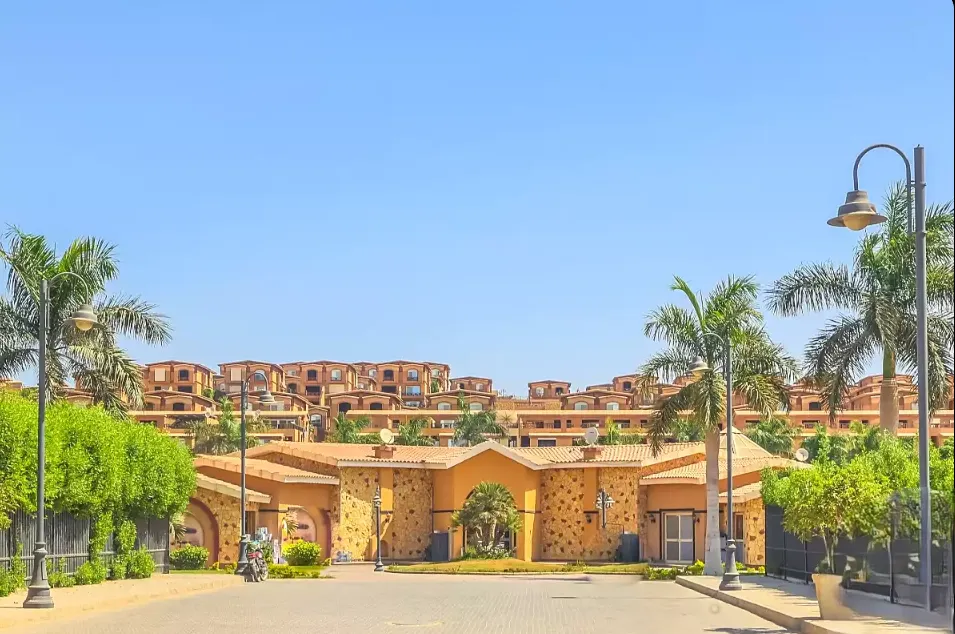 Townhouse for sale in Pyramids Walk in 6th of October City of 380 m² with 4 bedrooms