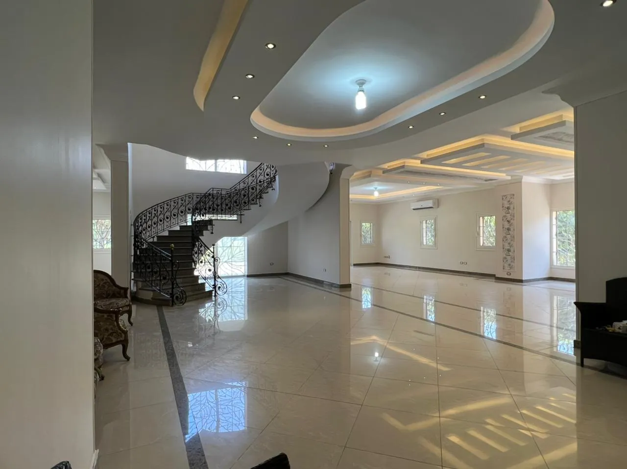Villa for sale in Madinaty in Madinaty of 615 m² with 6 bedrooms
